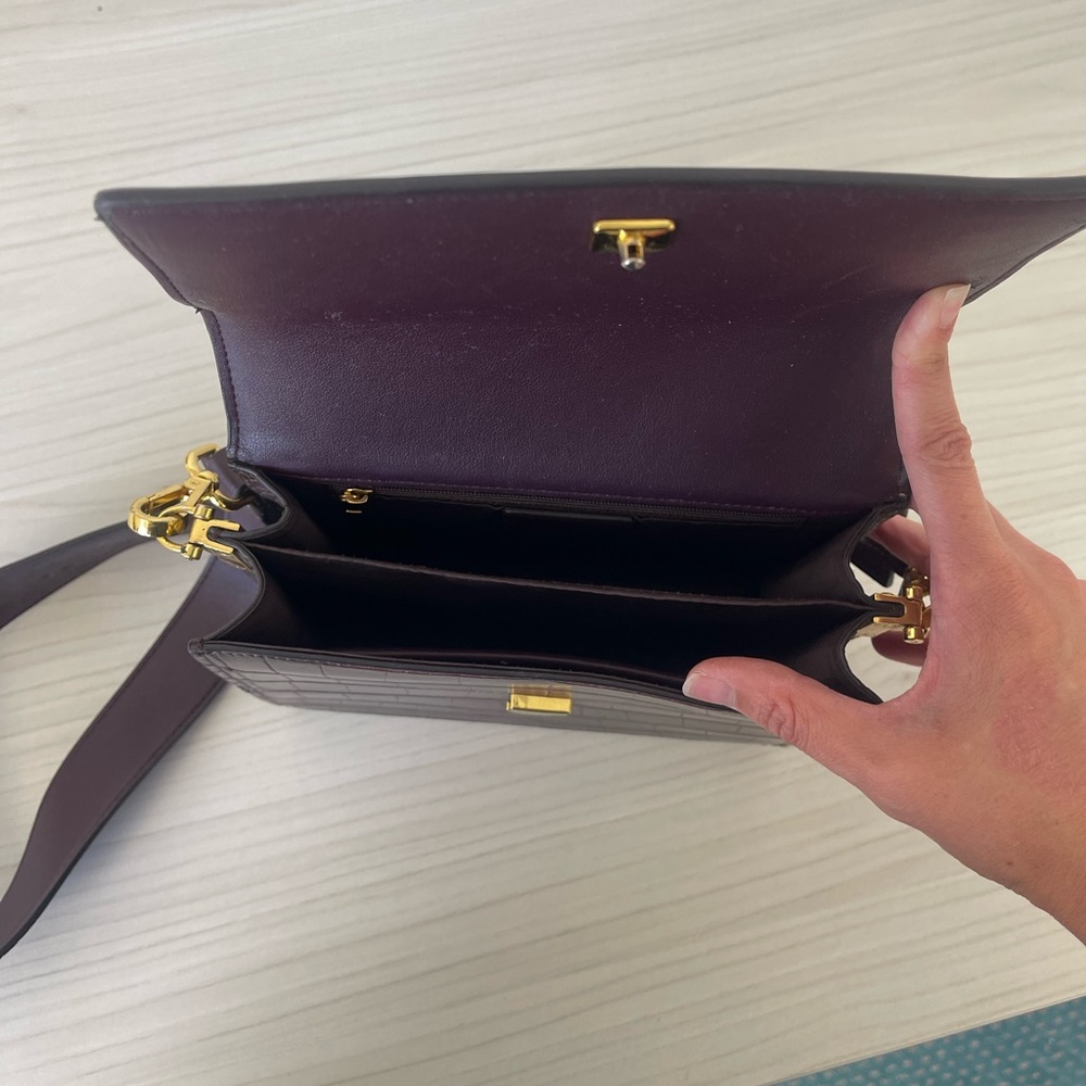 JW PEI BROWN CROC PURSE - Picture 6 of 10